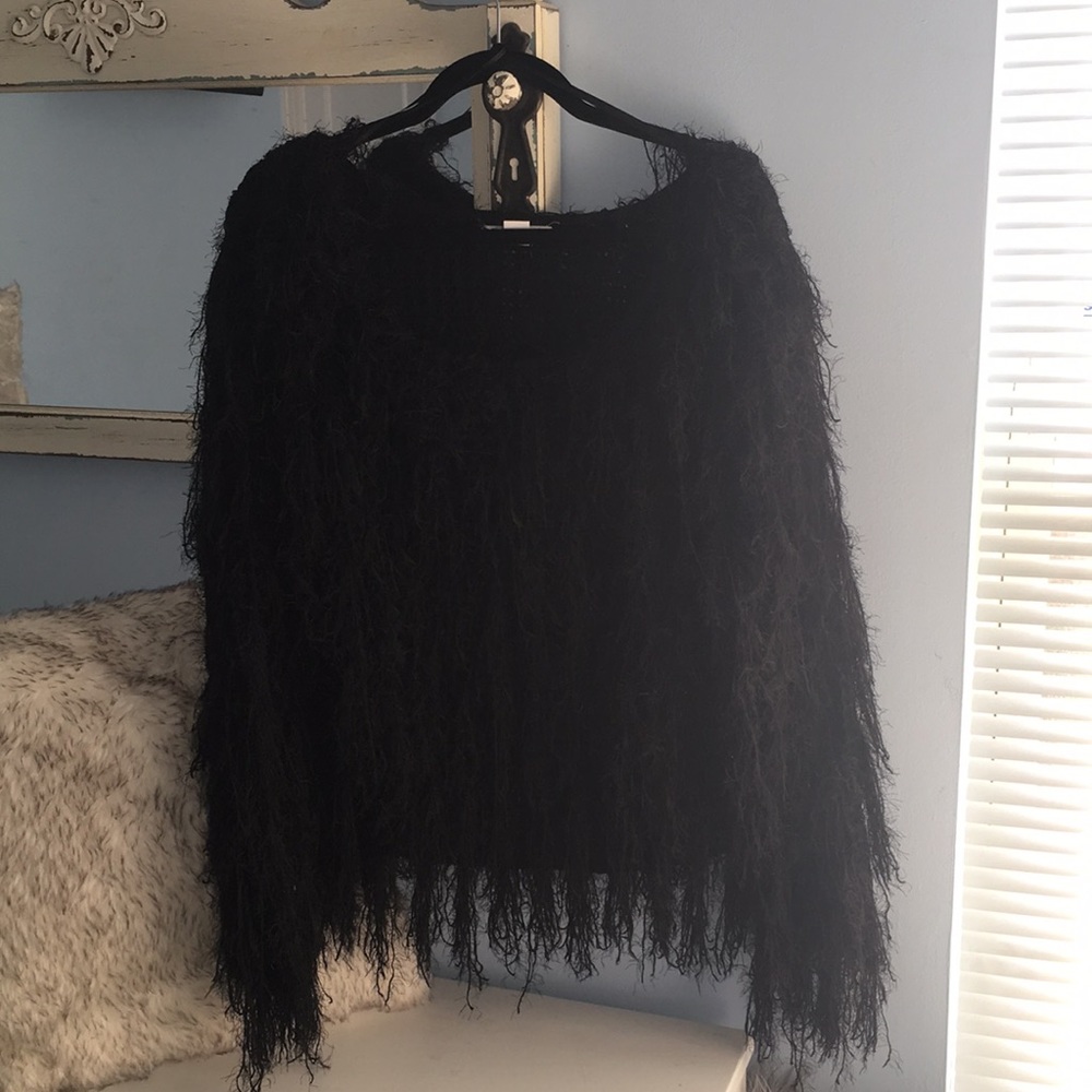 Beautiful Black Fringe Sweater🍁